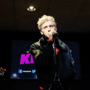 女人裸体性爱全过程
